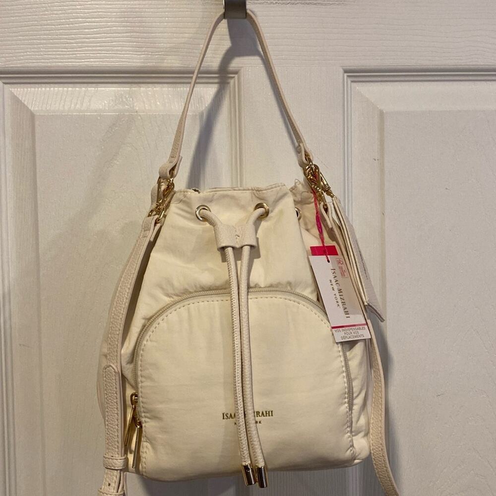 BNWT ISAAC MIZRAHI White Nylon Drawstring Bucket Shoulder Bag